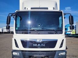 MAN TGL 8.220 4x2BL 3 Sitzer Möbelkoffer Klima