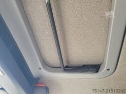 MAN TGL 8.220 4x2BL 3 Sitzer Möbelkoffer Klima