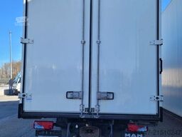 MAN TGL 8.220 4x2 BL 3 Sitzer Möbelkoffer Klima