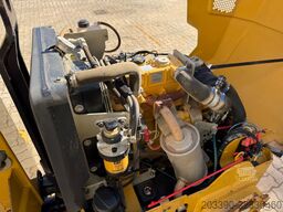 CATERPILLAR CB1.7 / 2019 BJ / 430 Stunden
