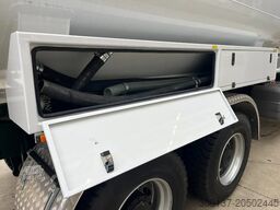Mercedes-Benz Axor 3344 6x4 Water Tank Truck