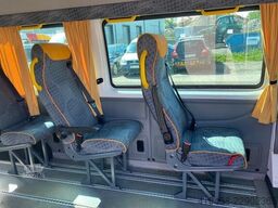 Ford Transit 2.2 TDCi 330 - 9 SEATS
