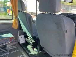 Ford Transit 2.2 TDCi 330 - 9 SEATS