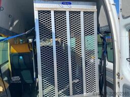 Ford Transit 2.2 TDCi 330 - 9 SEATS