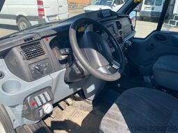 Ford Transit 2.2 TDCi 330 - 9 SEATS
