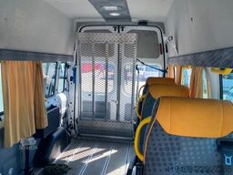 Ford Transit 2.2 TDCi 330 - 9 SEATS