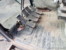 Hitachi ZX350LC-3 with standard earth boom and long-front boom