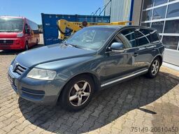 VOLKSWAGEN Touareg 3.2 V6/ GETRIEBESCHADEN /Motor läuft!