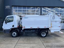 Mercedes-Benz Accelo 815  Accelo 815 4x2 Garbage Compactor