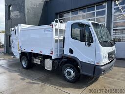 Mercedes-Benz Accelo 815  Accelo 815 4x2 Garbage Compactor