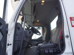 Renault C320 P4x2 E6 / Fassi 5.6 t / Range 8 m /