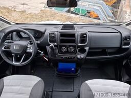 SUNLIGHT Adventure T 67S TV-Paket Combi 6E AWT isoliert