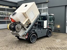 boschung P4T Werktuigdrager Stratenreinigingmachine Hog...