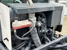 boschung P4T Werktuigdrager Stratenreinigingmachine Hog...