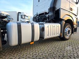 MERCEDES-BENZ Actros 1843