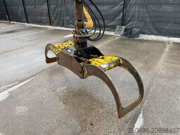 Jonsered J1088ST.96 LOADMASTER / 9580 PTO HOURS