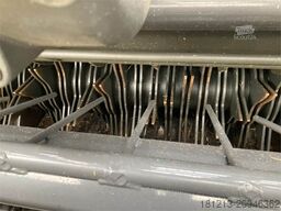 CLAAS Variant 585 RC PRO