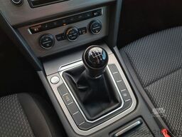 VOLKSWAGEN Passat Limo 1.4 TSi Trendline - Comp Media -PDC