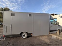 Mercedes-Benz Foodtruck, Imbisswagen, Food Truck mit neuer Küche und Ausstattung