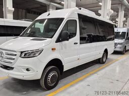 MERCEDES-BENZ 519  Allrad 4 x 4 Lagerfahrzeug Stock 20 Sitzer