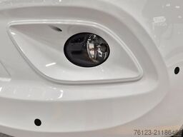 MERCEDES-BENZ 519  Allrad 4 x 4 Lagerfahrzeug Stock 20 Sitzer