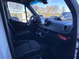 Mercedes-Benz Sprinter 317 DoKa Pritsche + AHK