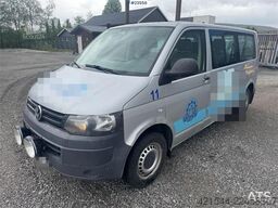 VW Transporter – 8-Seater