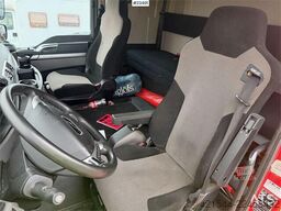 MAN TGM 4x2 tow truck w/ 6 seats, tow boom and Isoli b