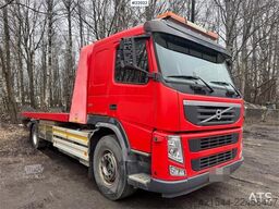 Volvo FM330 recovery truck.