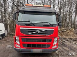 Volvo FM330 recovery truck.