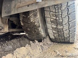 Volvo FM330 recovery truck.
