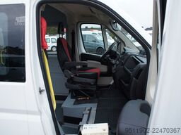 FIAT Ducato CNG Rollstuhl 6-Sitzer Rampe 2 Plätze