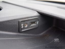 VW Crafter 2.0 TDi L2H1 DSG LED Massage ACC AHK 3.5