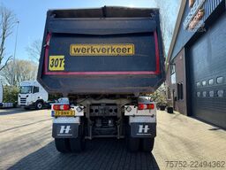 Mercedes-Benz Arocs 10x8 Geisoleerde kipper 310.768KM NL Truc...