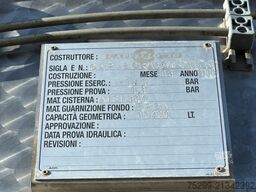 Mercedes-Benz Actros 3243 8x4 Trockensauger / Swiss-Vehicle