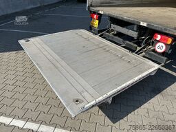 DAF LF 230 FA / 12 Ton / 246 dkm / Navi / Box / Laa...