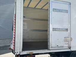 DAF LF 230 FA / 12 Ton / 217 dkm / Navi - Camera / ...