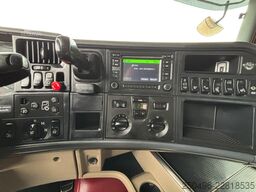Scania R 580 8x4 RETARDER / FULL STEEL / BOX L=5576 mm