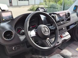 MERCEDES-BENZ 519 Sunset S 4 Ferqui Lagerfahrzeug Stock