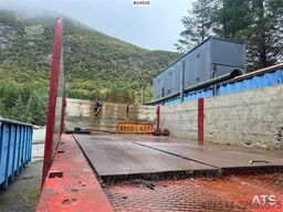Vang Machine Semi-Trailer with Hydraulic Ramps and Exte