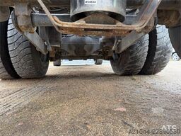 Mercedes-Benz Actros 2540 6x2 hook loader with 17-tonne hook and