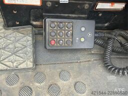 Mercedes-Benz Actros 2540 6x2 hook loader with 17-tonne hook and