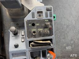 Mercedes-Benz Actros 2540 6x2 hook loader with 17-tonne hook and
