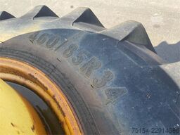 John Deere Zwillingsbereifung 460/85R34 & 20.8R42