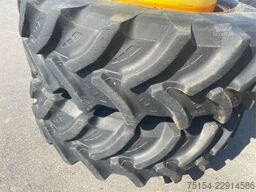 John Deere Zwillingsbereifung 460/85R34 & 20.8R42