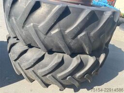 John Deere Zwillingsbereifung 460/85R34 & 20.8R42