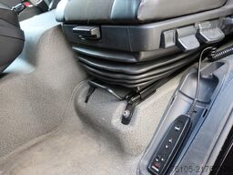 Renault D240 4X2 Bak met deuren 9 Klep 2.000 kg. Black ...