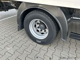 DAF LF 230 FA / 12 Ton / 215 dkm / Navi / Camera / ...