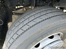 DAF LF 230 FA / 12 Ton / 214 dkm / Navi / Box / Laa...