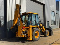 JCB 3DX 4x4 Super with extendable boom